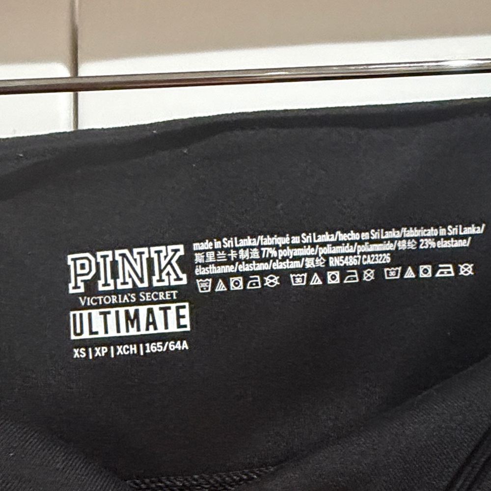 Victoria's Secret Pink Ultimate Black Leggings - Picture 2 of 4